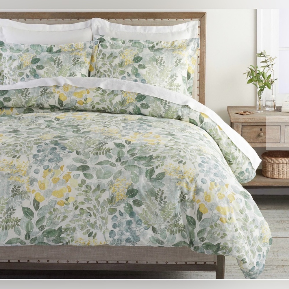 Pottery Barn Duvet Cover and Shams